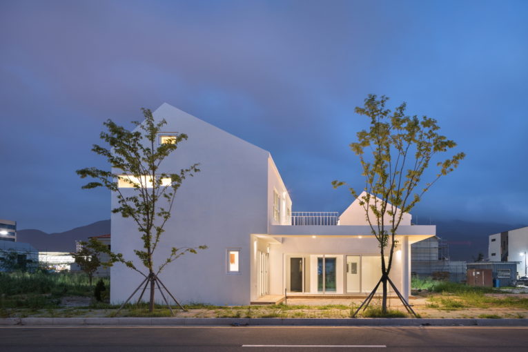Ngôi nhà màu trắng của YANGSAN-SI Hàn Quốc
